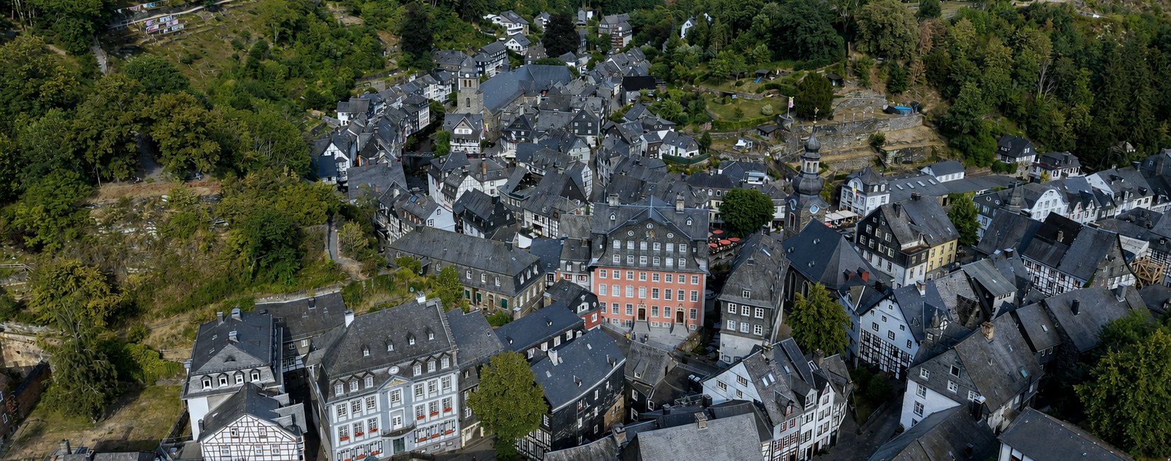 Luftaufnahme der Altstadt von Monschau